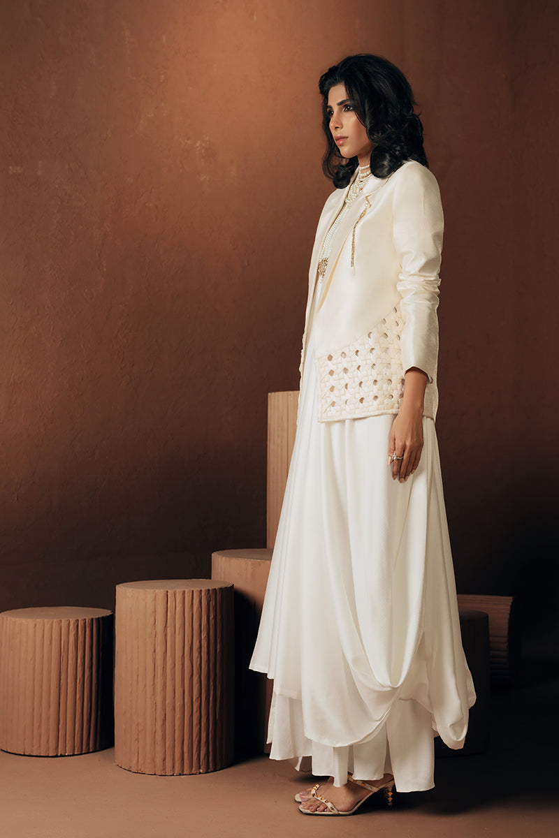 Wardha Saleem | Luxe Edition | Lunere, image 3