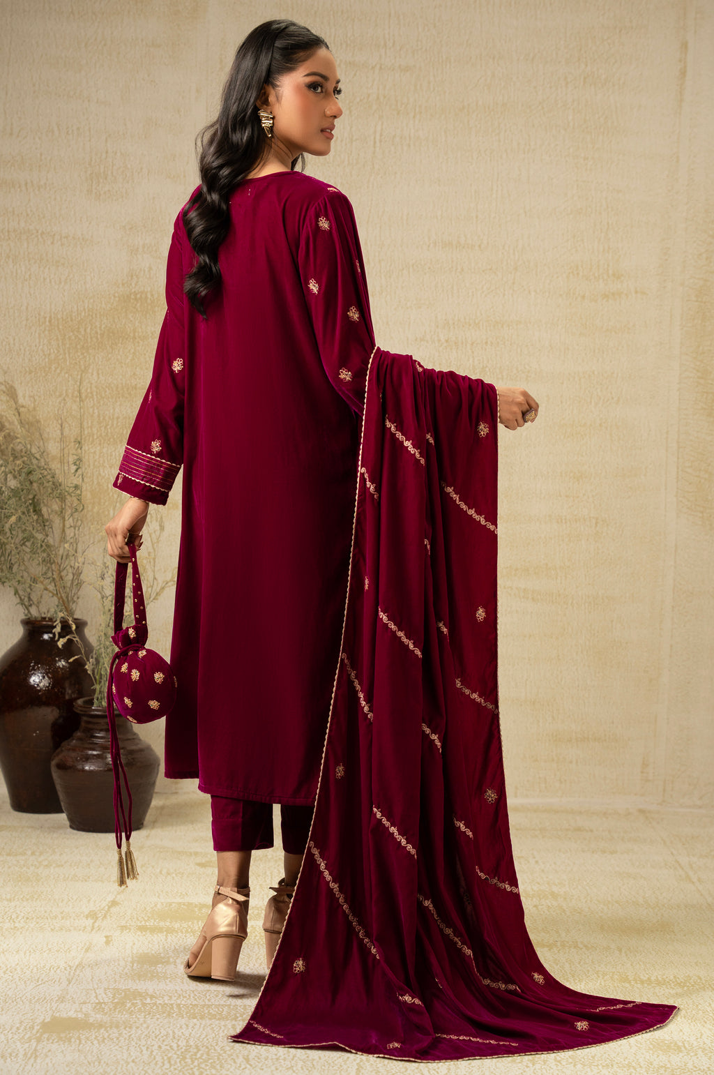 Zeen | Winter 25 | WUM35846-2