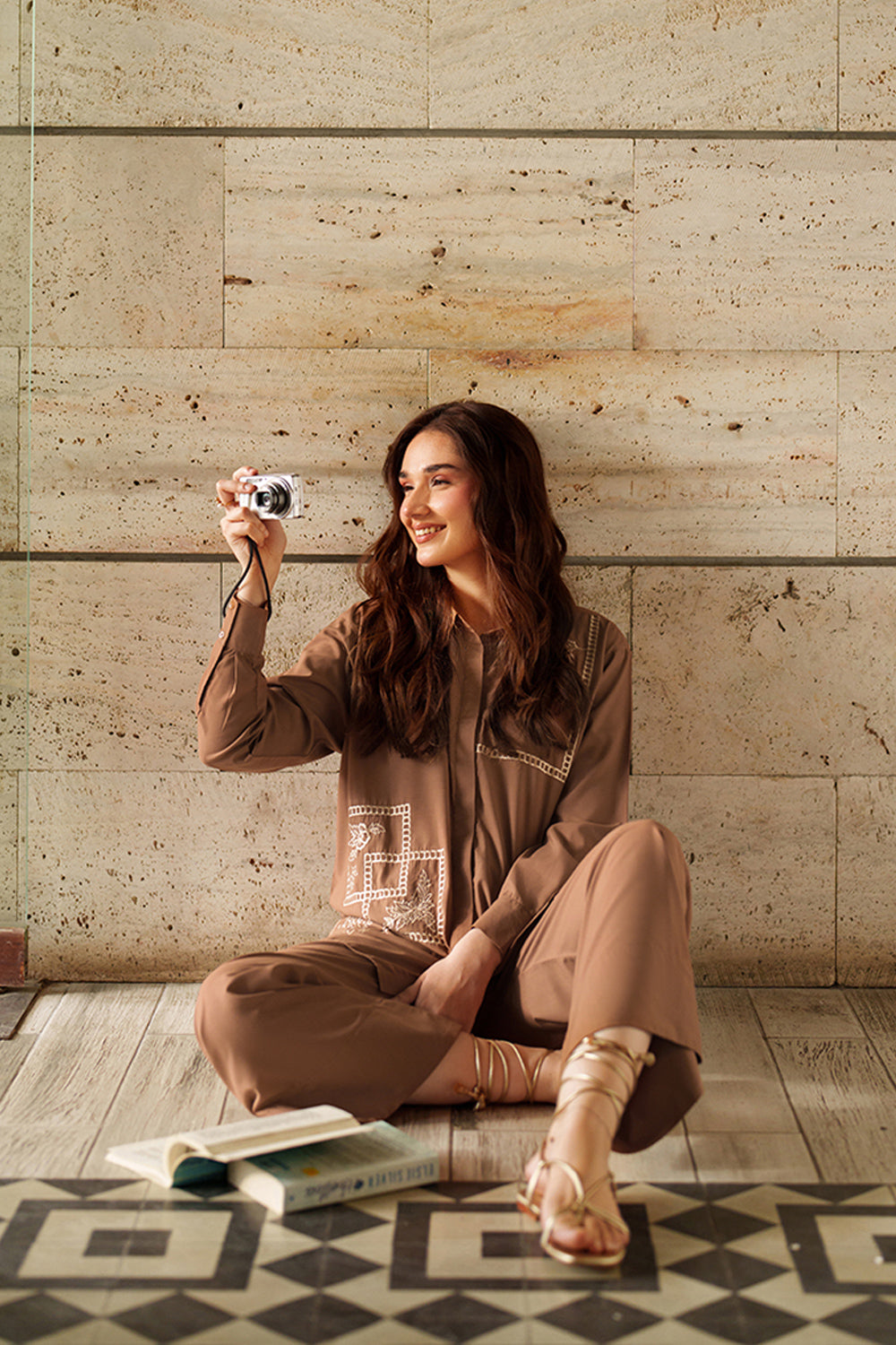 Azure | Chic Essentials | Walnut Whirl-6