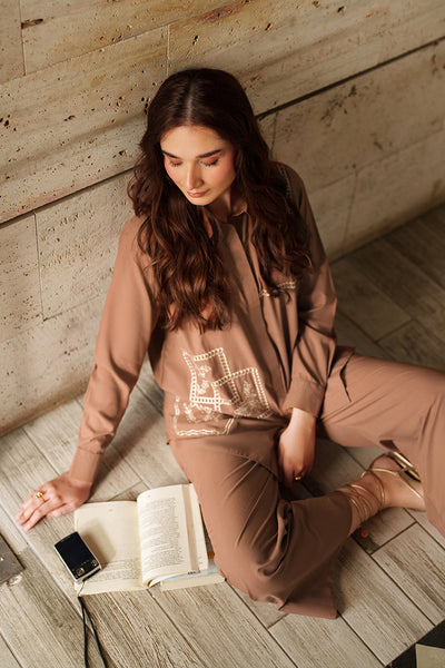 Azure | Chic Essentials | Walnut Whirl