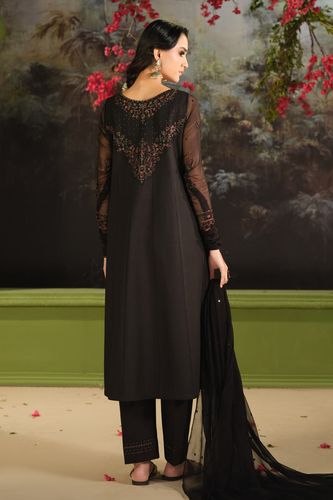 Naqshi | Pret | Bindiya