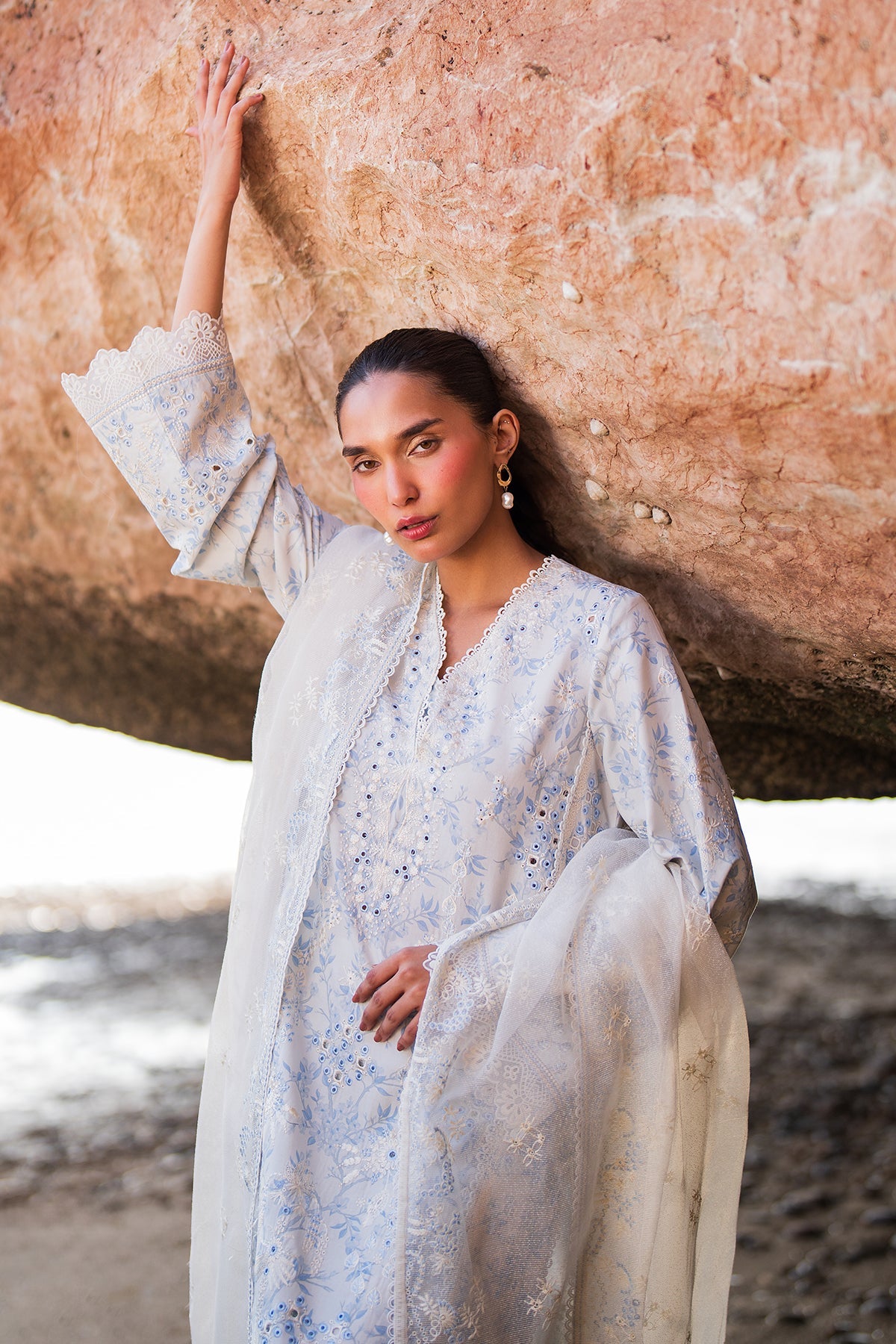 Afrozeh Nerida pearl white embroidered lawn suit, photo 4