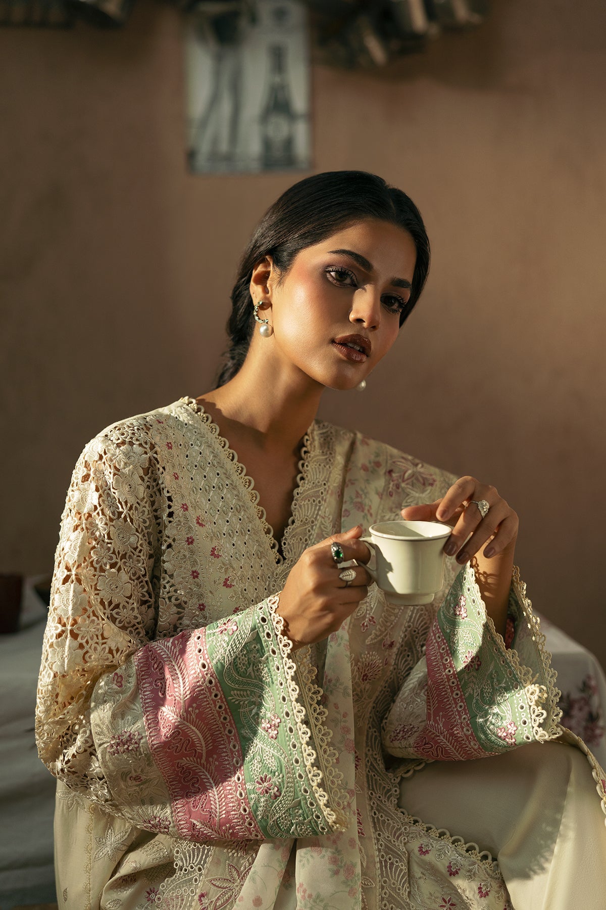 Afrozeh Mohabbat beige embroidered lawn suit, photo 3