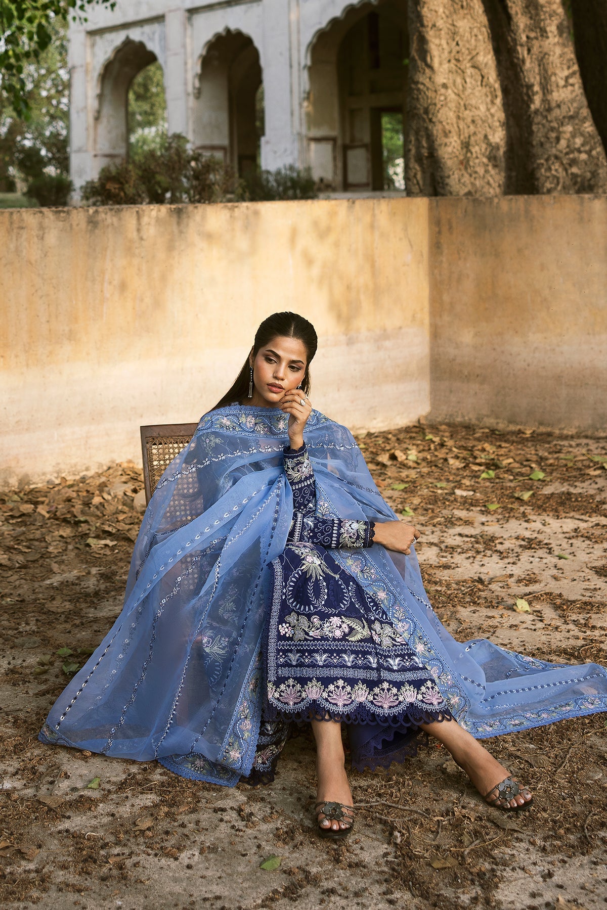 Afrozeh Shiddat blue embroidered lawn suit, photo 3