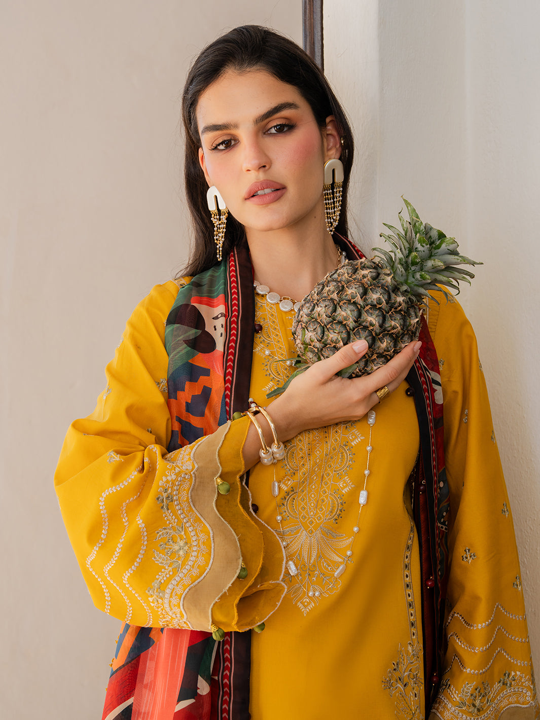 Izel | Dareen Luxury Lawn 26 | Zareen-3