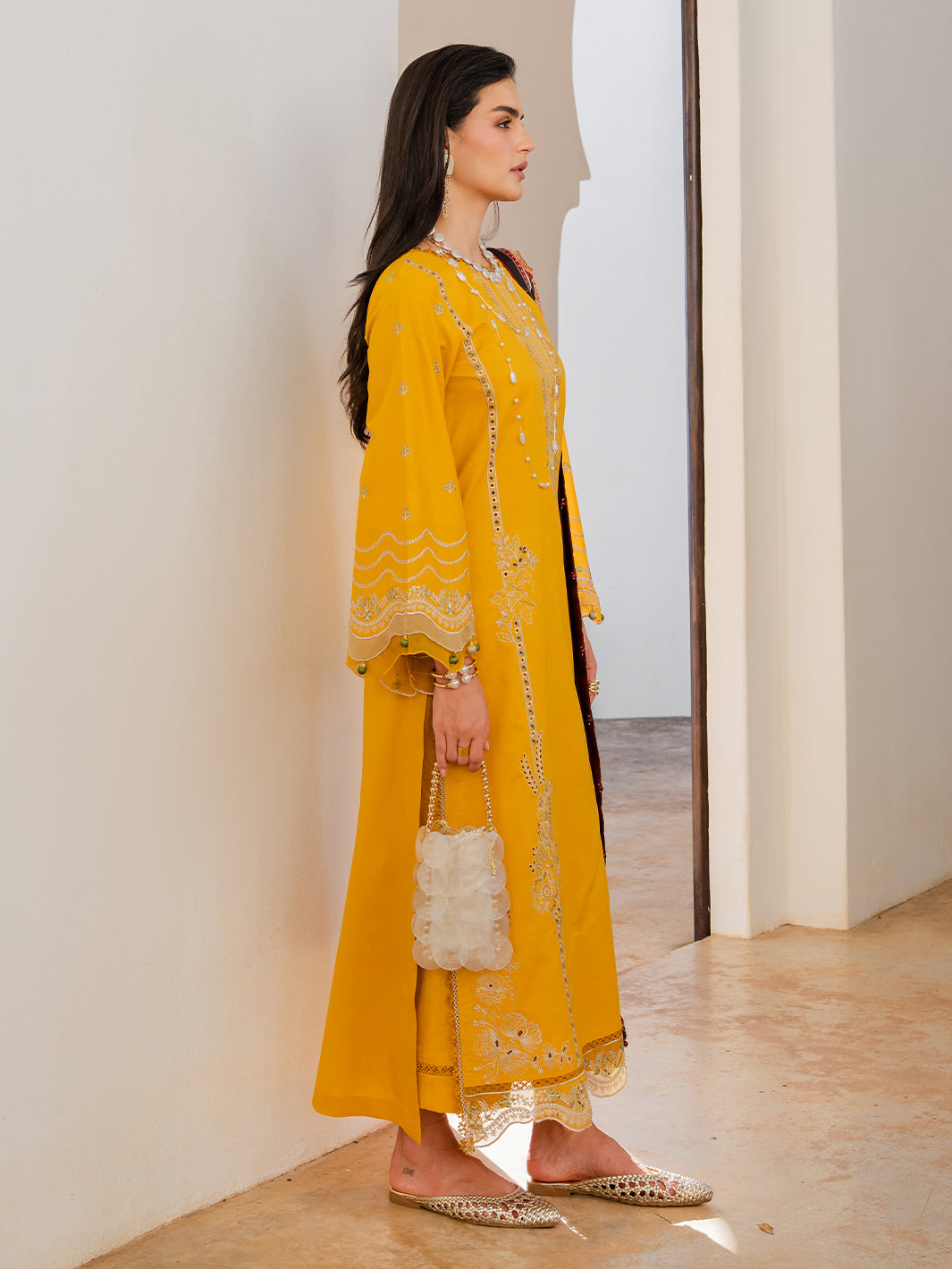 Izel | Dareen Luxury Lawn 26 | Zareen, image 5