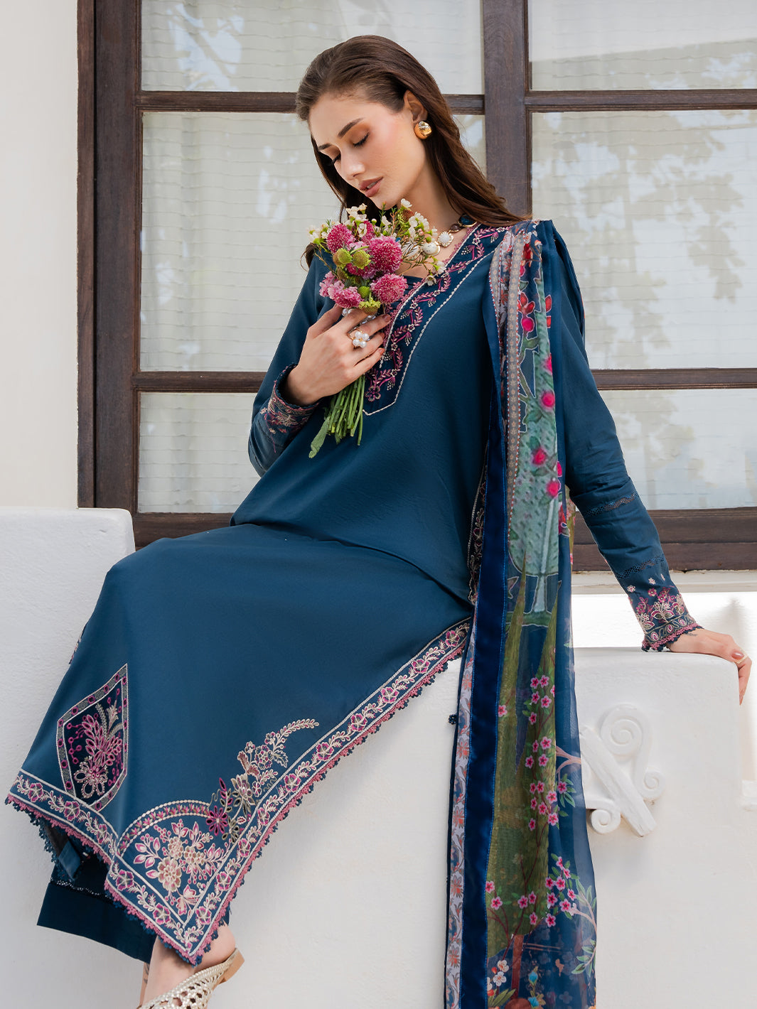 Izel | Dareen Luxury Lawn 26 | Zeenat-5