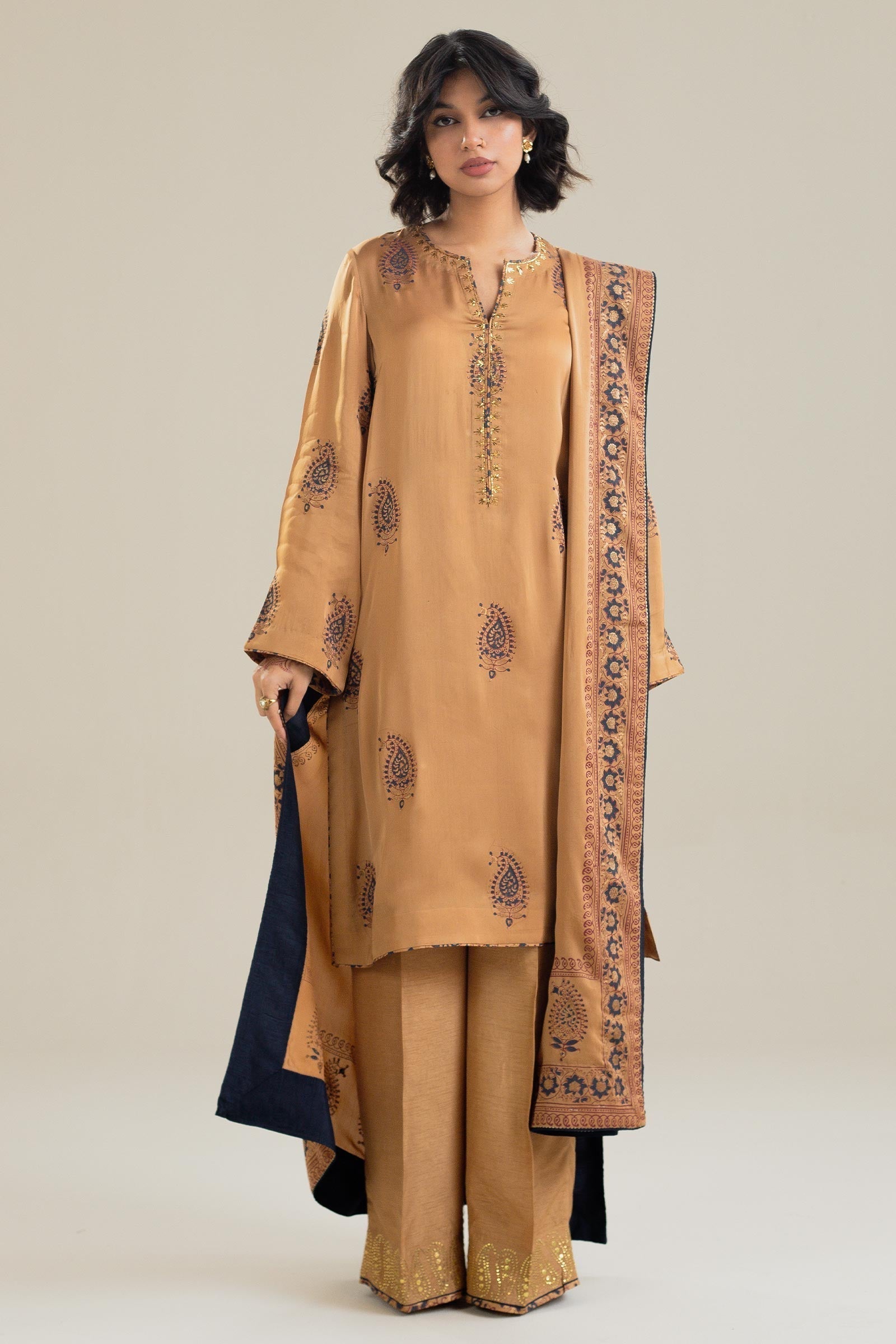 Zara Shahjahan | Handcrafted Suits | ZHC-043 by Designer Zara Shahjahan - House of Maryam - Pakistani Designer Ethnic Wear in {{ shop.shopifyCountryName }}