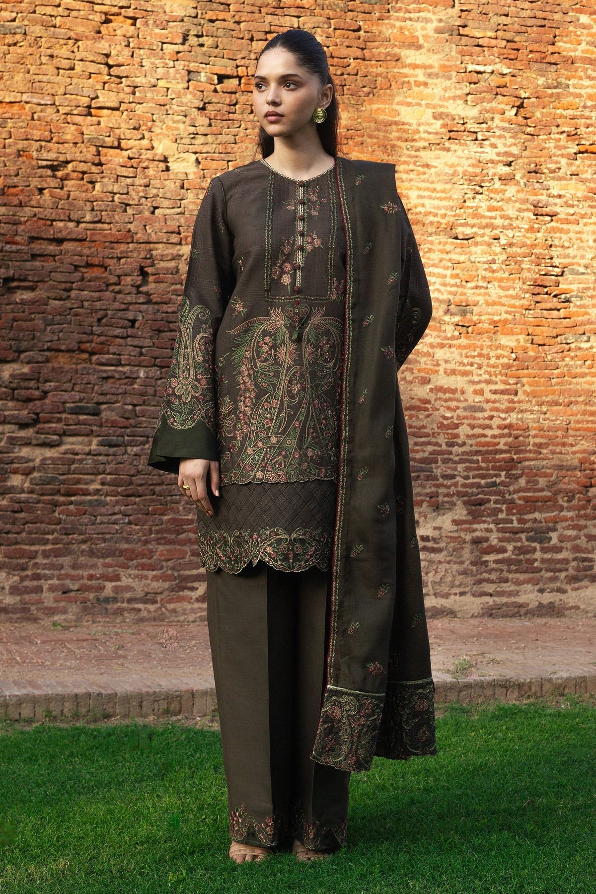 Zara Shahjahan | Winter 24 |  ZOHREH-D5 -  Zara Sahjahan Ladies Clothes - Original Designer Dress - House of Maryam