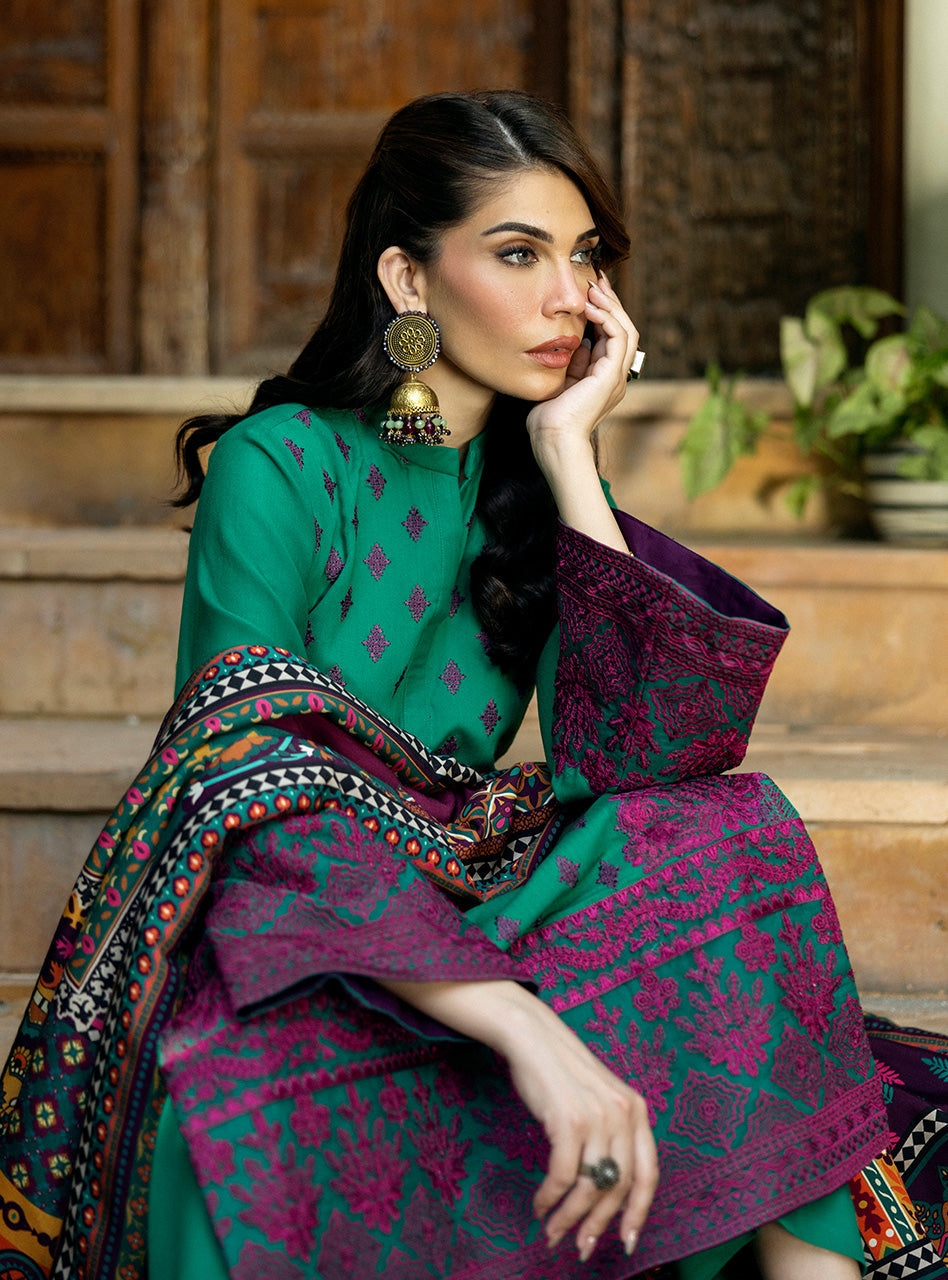 Zainab Chottani | Winter Shawls 24 | Esha -  Zainab Chottani Ladies Clothes - Original Designer Dress - House of Maryam