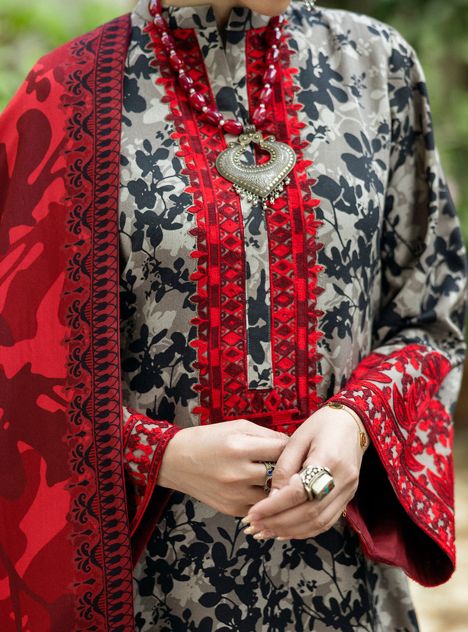 Zainab Chottani | Winter Shawls 24 |  Zemestan -  Zainab Chottani Ladies Clothes - Original Designer Dress - House of Maryam
