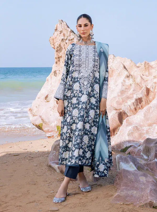 Zainab Chottani | Winter Shawls | Kinara by Zainab Chottani - House of Maryam