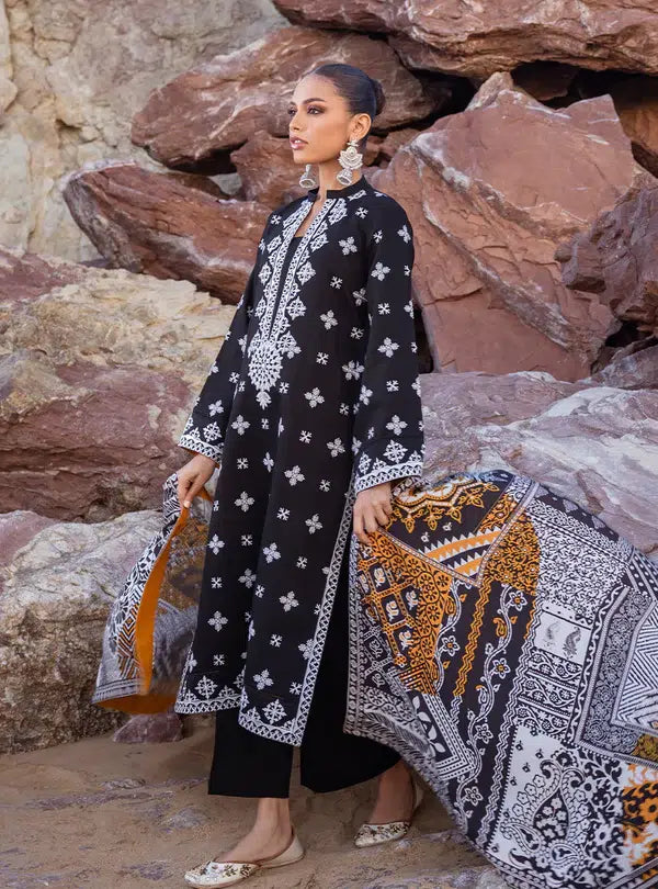 Zainab Chottani | Winter Shawls | Ryma by Zainab Chottani - House of Maryam