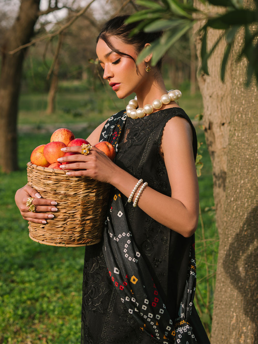 Mahnur | Dahlia Luxury Lawn 25 | Zoe -  Mahnur Ladies Clothes - Original Designer Dress - House of Maryam