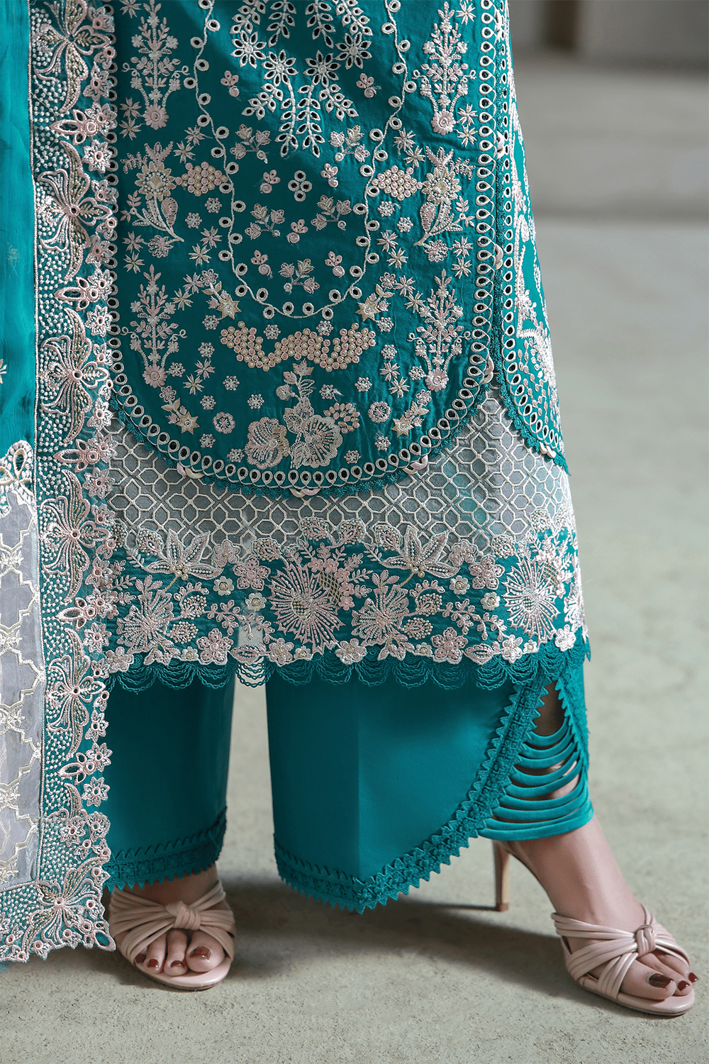 Aabyaan | Saagar Luxury Festive Lawn 26 | AYZEL (AL-07)-Brand:Aabyaan-Type:Ladies Clothes-Emerald Green-Lawn-House of Maryam- Buy in UK, USA