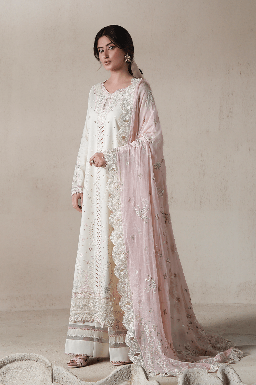 Aabyaan | Saagar Luxury Festive Lawn 26 | NAIRAH (AL-06)-Brand:Aabyaan-Type:Ladies Clothes-Ivory-Lawn-House of Maryam- Buy in UK, USA