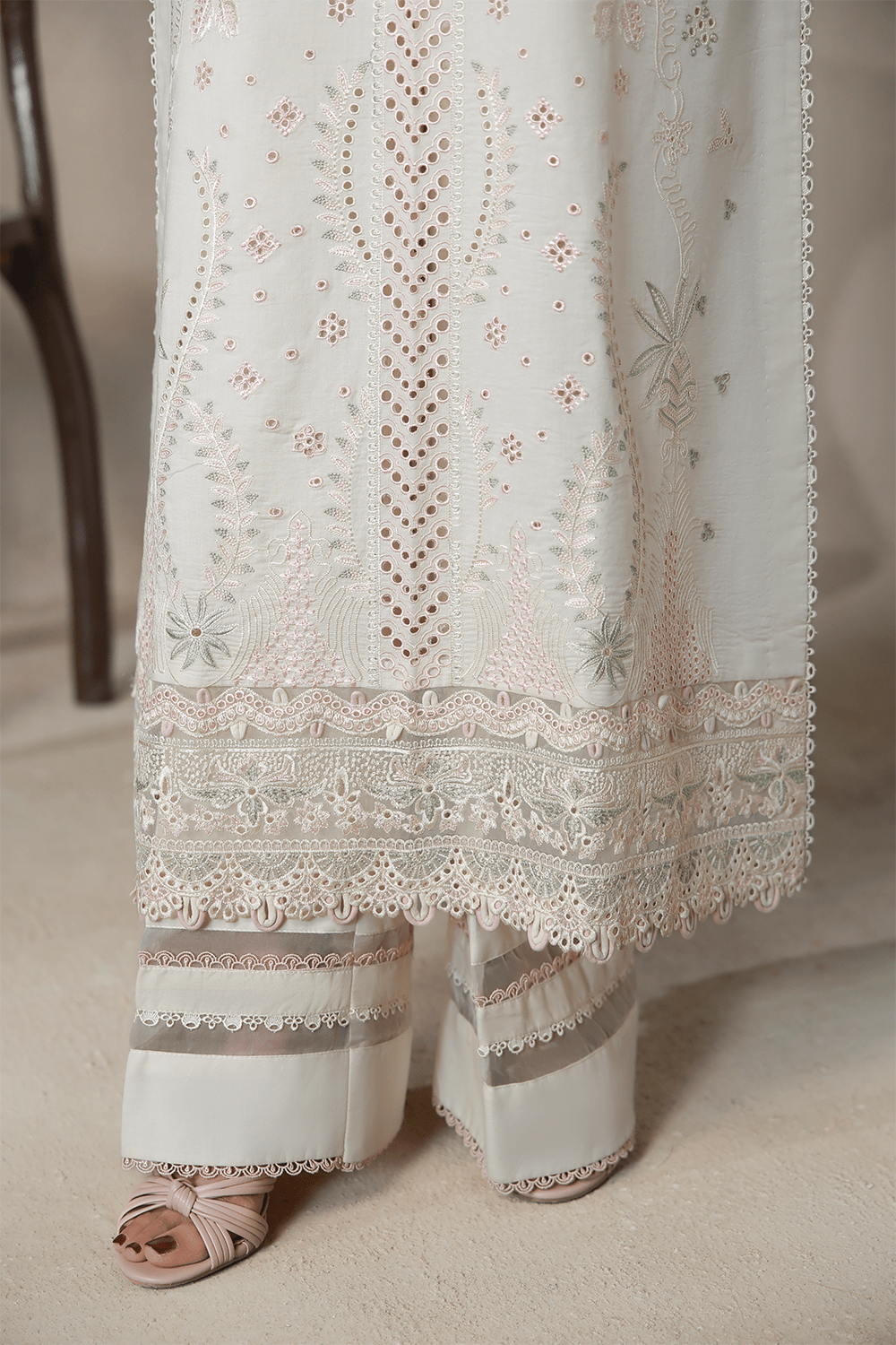 Aabyaan | Saagar Luxury Festive Lawn 26 | NAIRAH (AL-06)-Brand:Aabyaan-Type:Ladies Clothes-Ivory-Lawn-House of Maryam- Buy in UK, USA