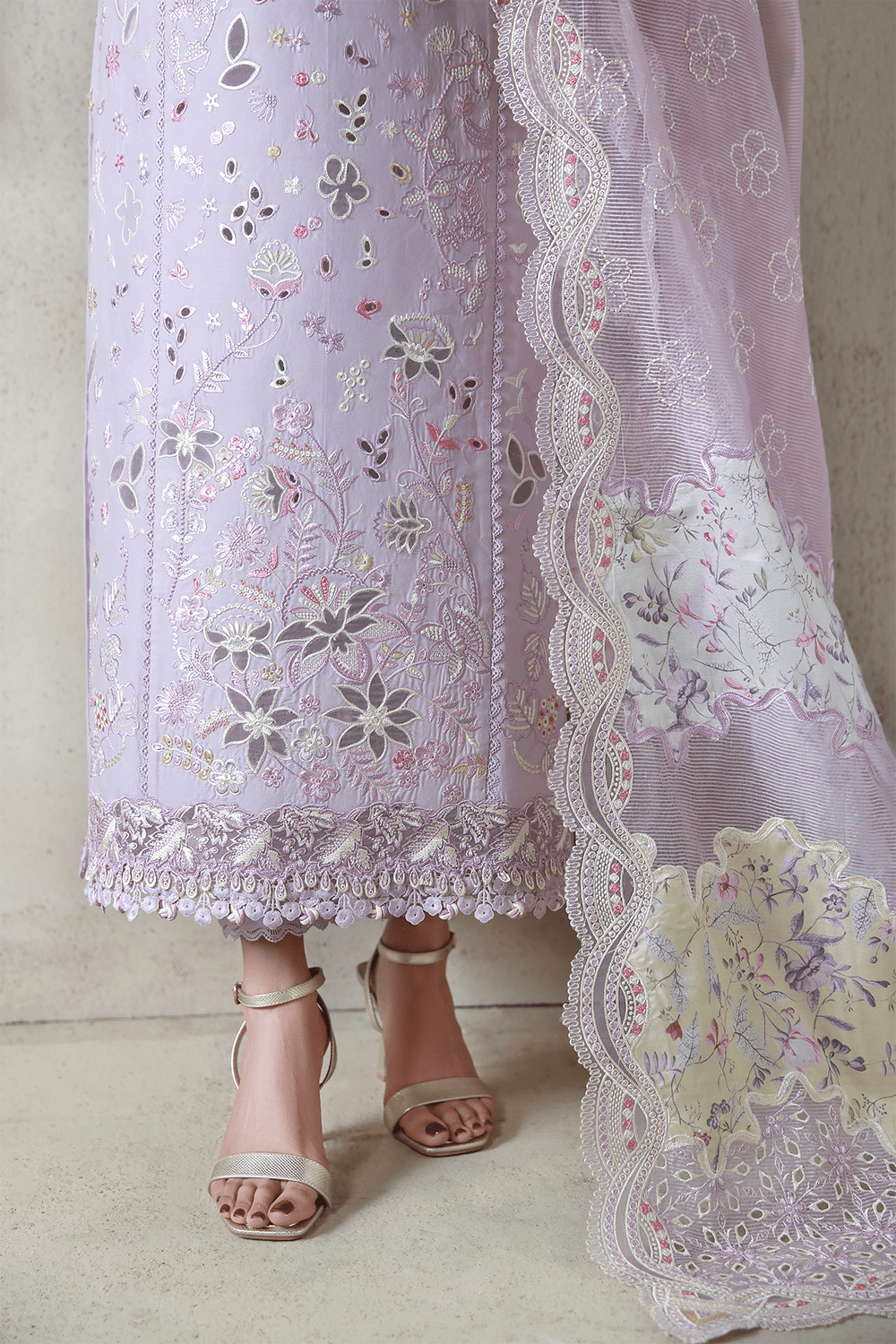 Aabyaan | Saagar Luxury Festive Lawn 26 | RANIA (AL-01)-Brand:Aabyaan-Type:Ladies Clothes-Soft Lilac-Lawn-House of Maryam- Buy in UK, USA