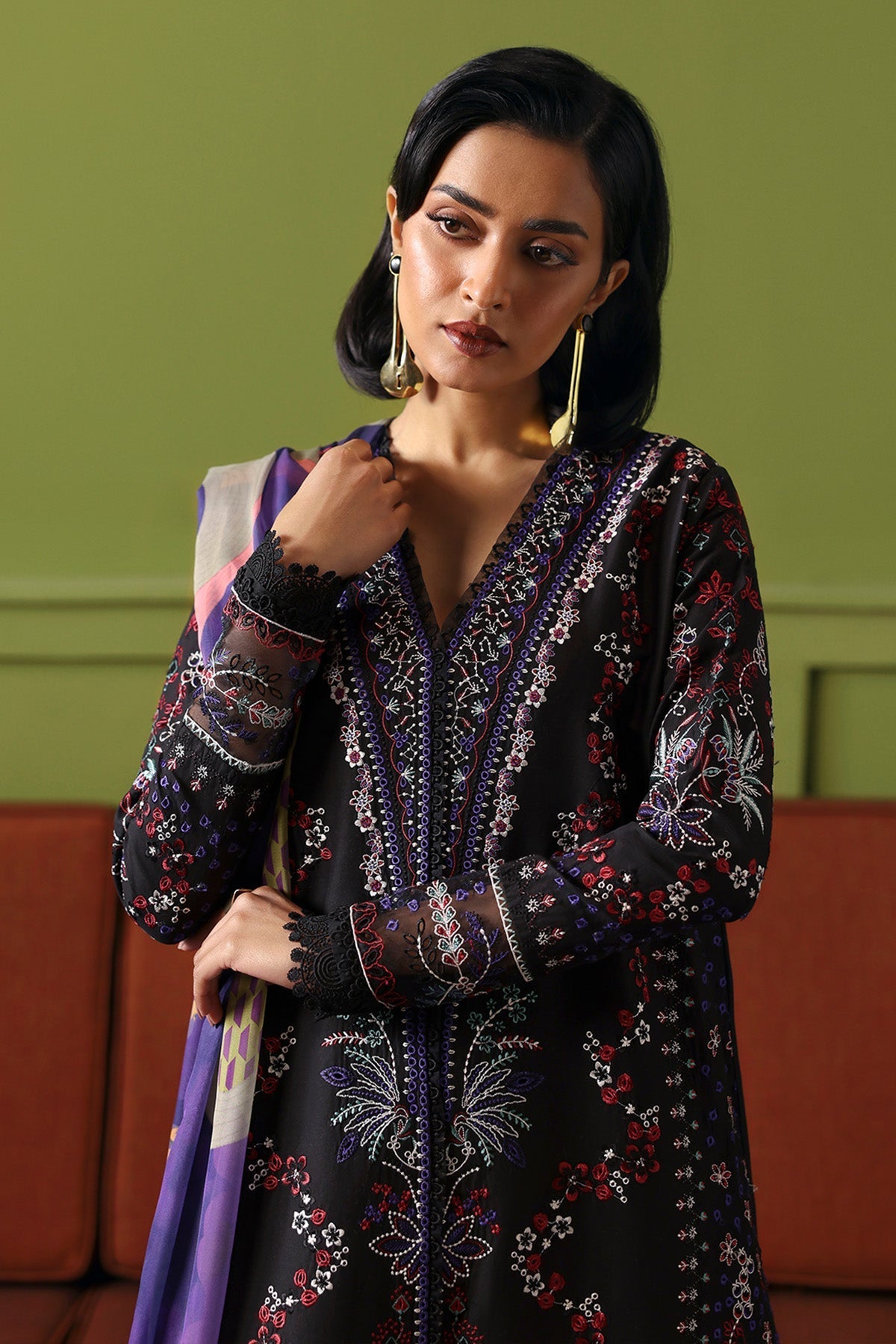 Afrozeh Etherea black embroidered lawn suit, photo 3