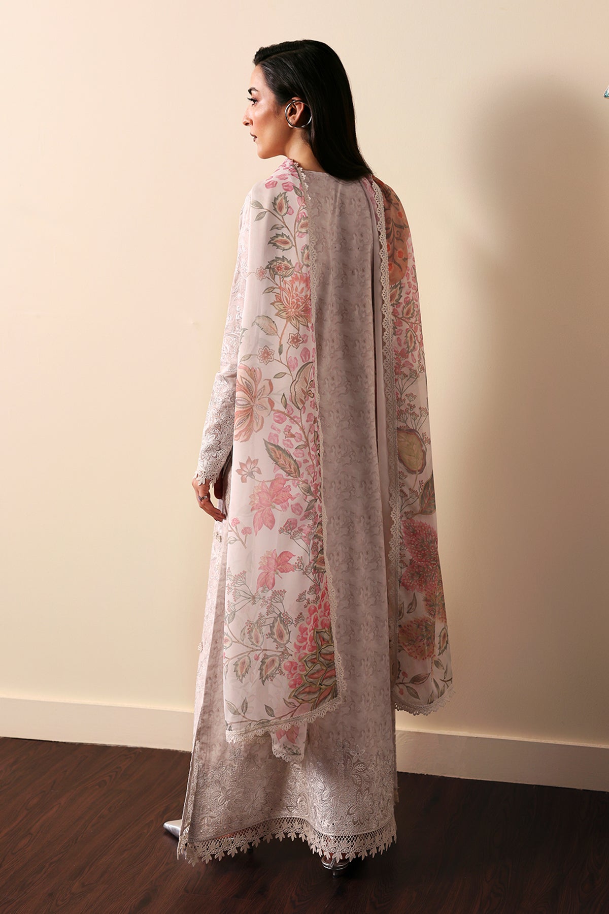 Afrozeh Leyla grey embroidered lawn suit, photo 2