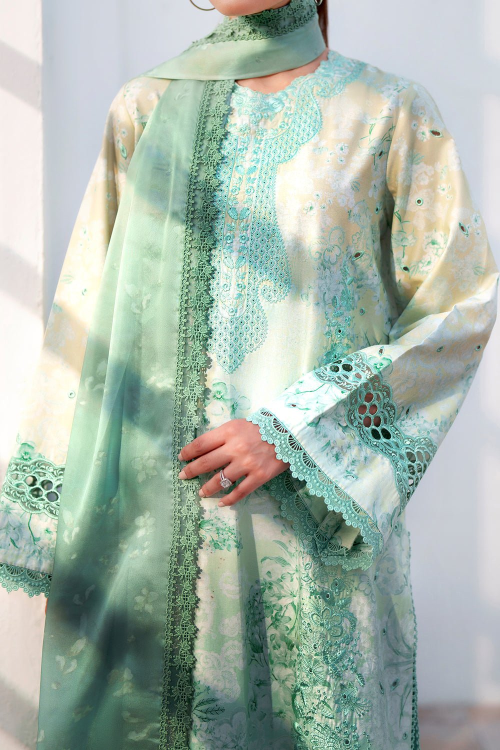 Afrozeh | Sunspell 26 | AURYN-Brand:Afrozeh-Type:Ladies Clothes-Mint-Lawn-House of Maryam- Buy in UK, USA