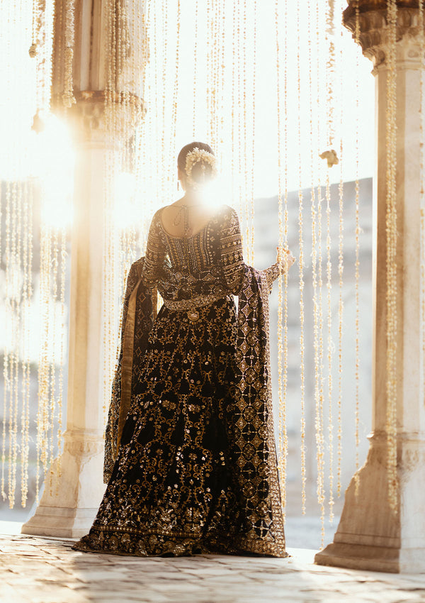 Aik Atelier Dastoor - Look 01 ebony velvet lehenga choli, photo 2