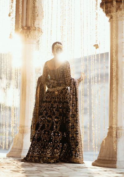 Aik Atelier Dastoor - Look 01 ebony velvet lehenga choli, photo 2