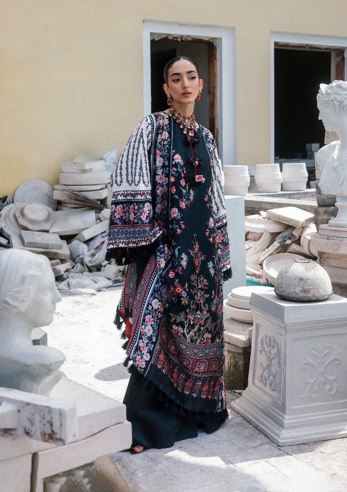 Aik Atelier | Lady Aik 26 | Lady Aik - Look B2602
