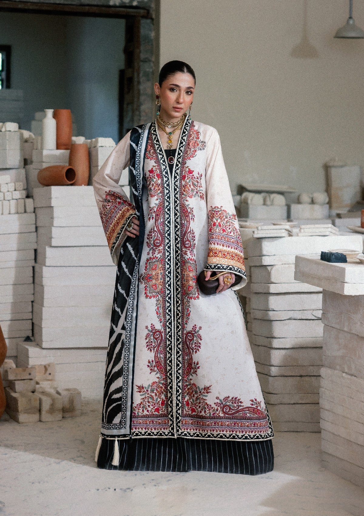 Aik Atelier | Lady Aik 26 | Lady Aik - Look B2604