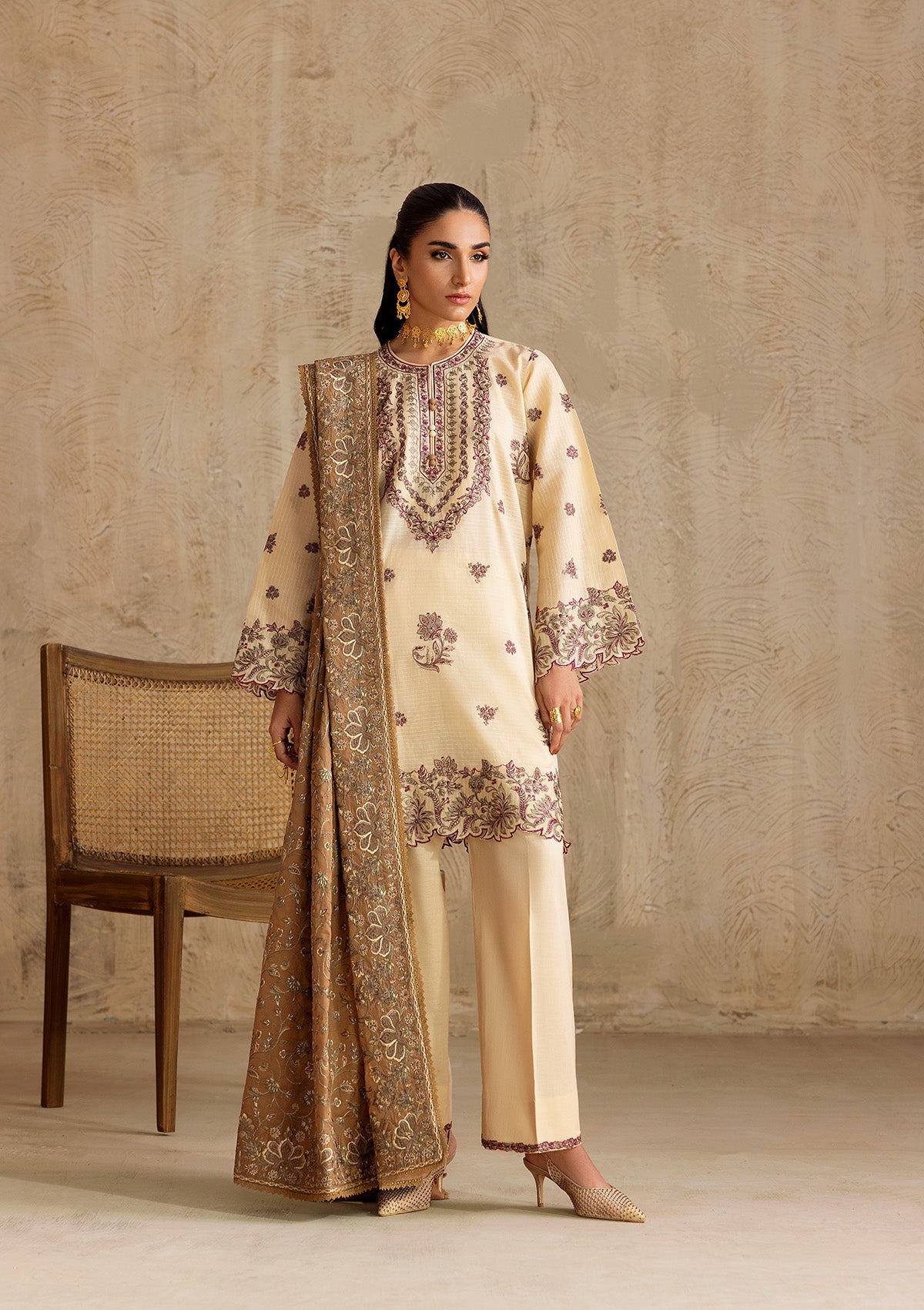 Aik Atelier Look 01 embroidered jacquard lawn suit