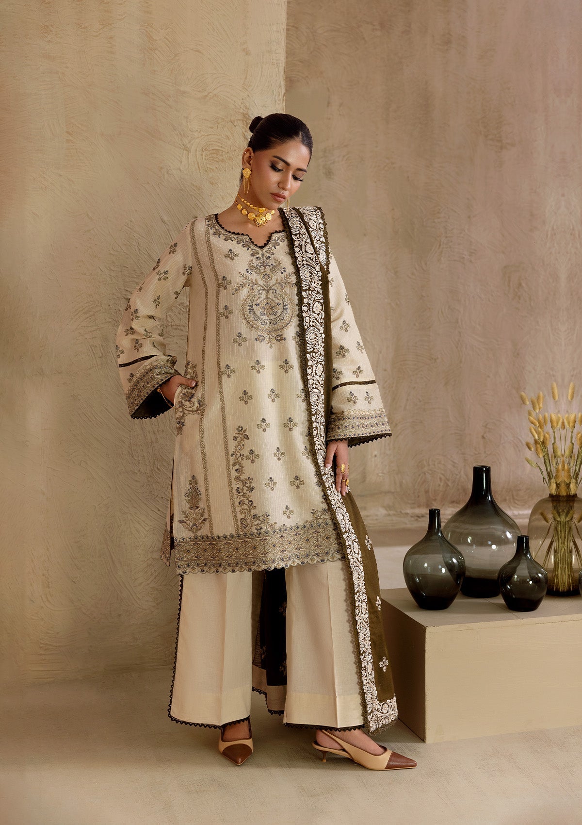 Aik Atelier Look 02 embroidered jacquard lawn suit, photo 4
