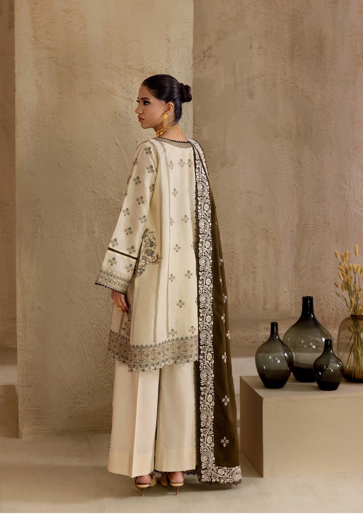 Aik Atelier Look 02 embroidered jacquard lawn suit, photo 2