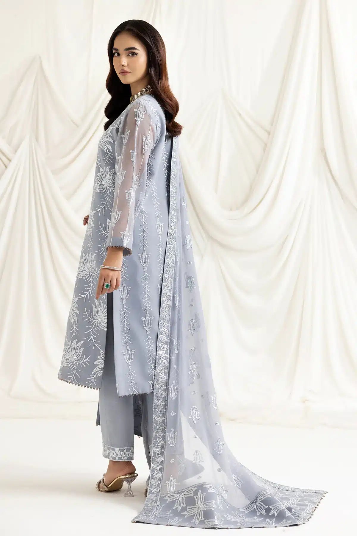 Alizeh | Dua Formals 23 | DUA-V02D05B-ELNAZ(GREY) by Designer Alizeh - House of Maryam - Pakistani Designer Ethnic Wear in {{ shop.shopifyCountryName }}