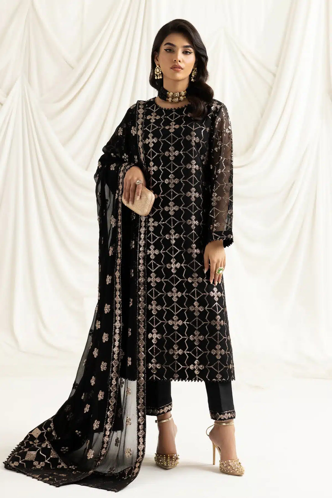 Alizeh | Dua Formals 23 | DUA-V02D04A-NAZIK(BLACK) by Designer Alizeh - House of Maryam - Pakistani Designer Ethnic Wear in {{ shop.shopifyCountryName }}