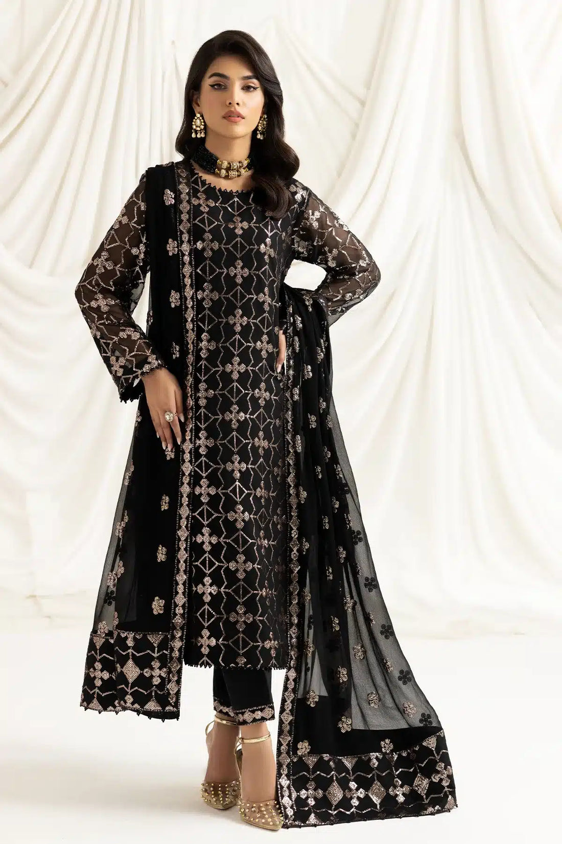 Alizeh | Dua Formals 23 | DUA-V02D04A-NAZIK(BLACK) by Designer Alizeh - House of Maryam - Pakistani Designer Ethnic Wear in {{ shop.shopifyCountryName }}