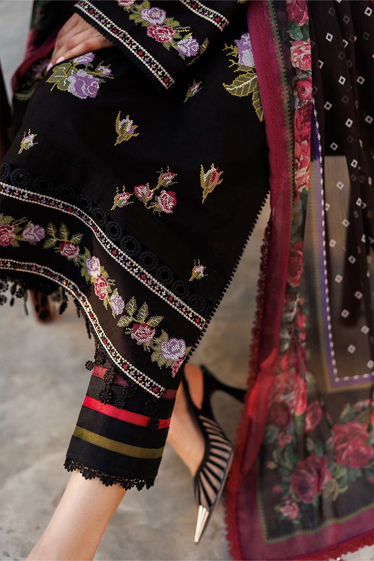 Alizeh | Eid Festive Lawn | AF-EL-7051-Vogue-Brand:Alizeh-Type:Ladies Clothes-Black-Lawn-House of Maryam- Buy in UK, USA