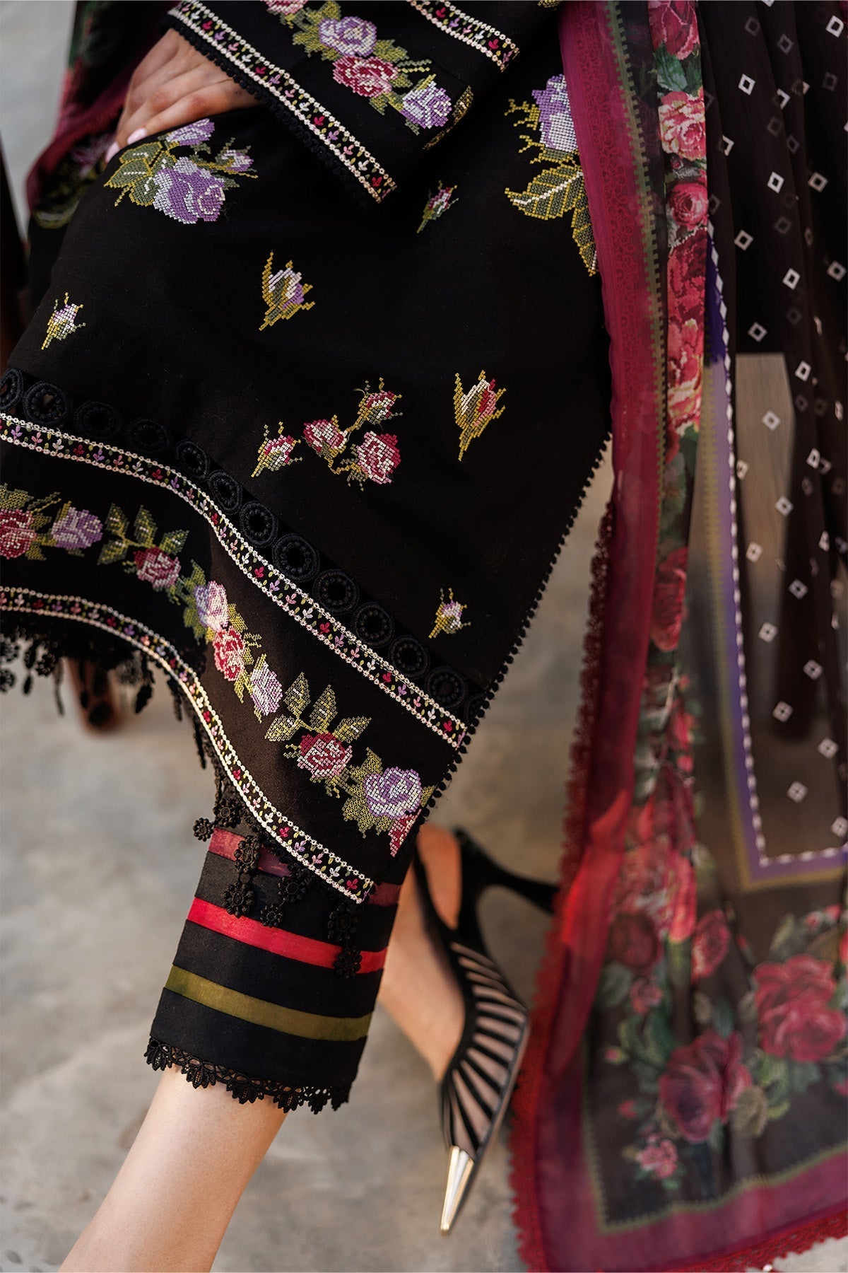 Alizeh | Eid Festive Lawn | AF-EL-7051-Vogue-Brand:Alizeh-Type:Ladies Clothes-Black-Lawn-House of Maryam- Buy in UK, USA