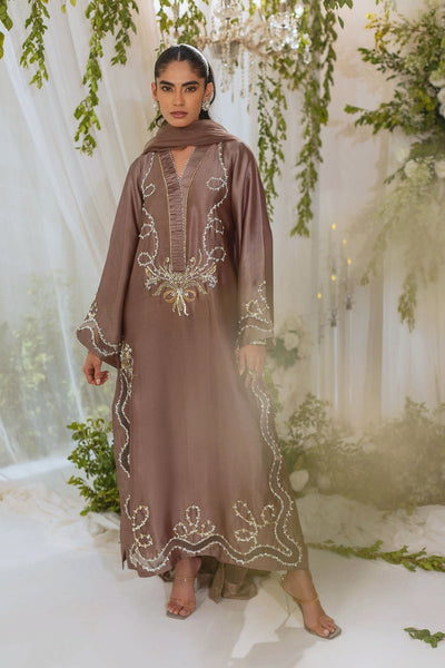 Annus Abrar | Lumi Eid Edit | Amalina Taupe-Brand:Annus Abrar-Type:Ladies Clothes-Toupe Gold-Silk-House of Maryam- Buy in UK, USA