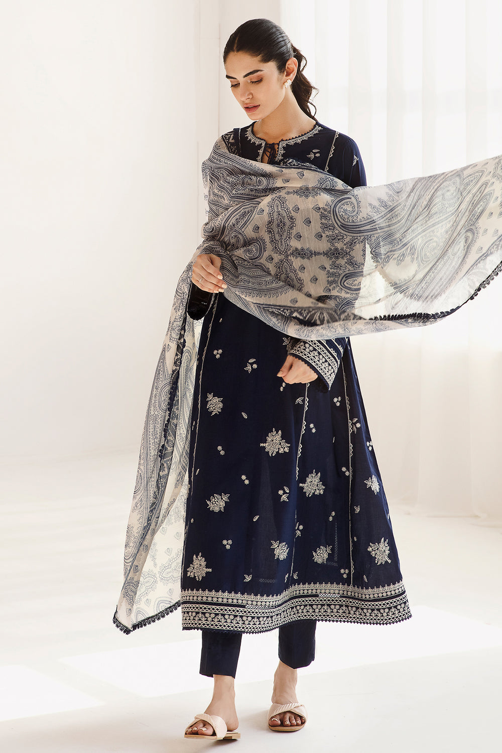 Jazmin | Summer Lawn 26 | USE-9031-4