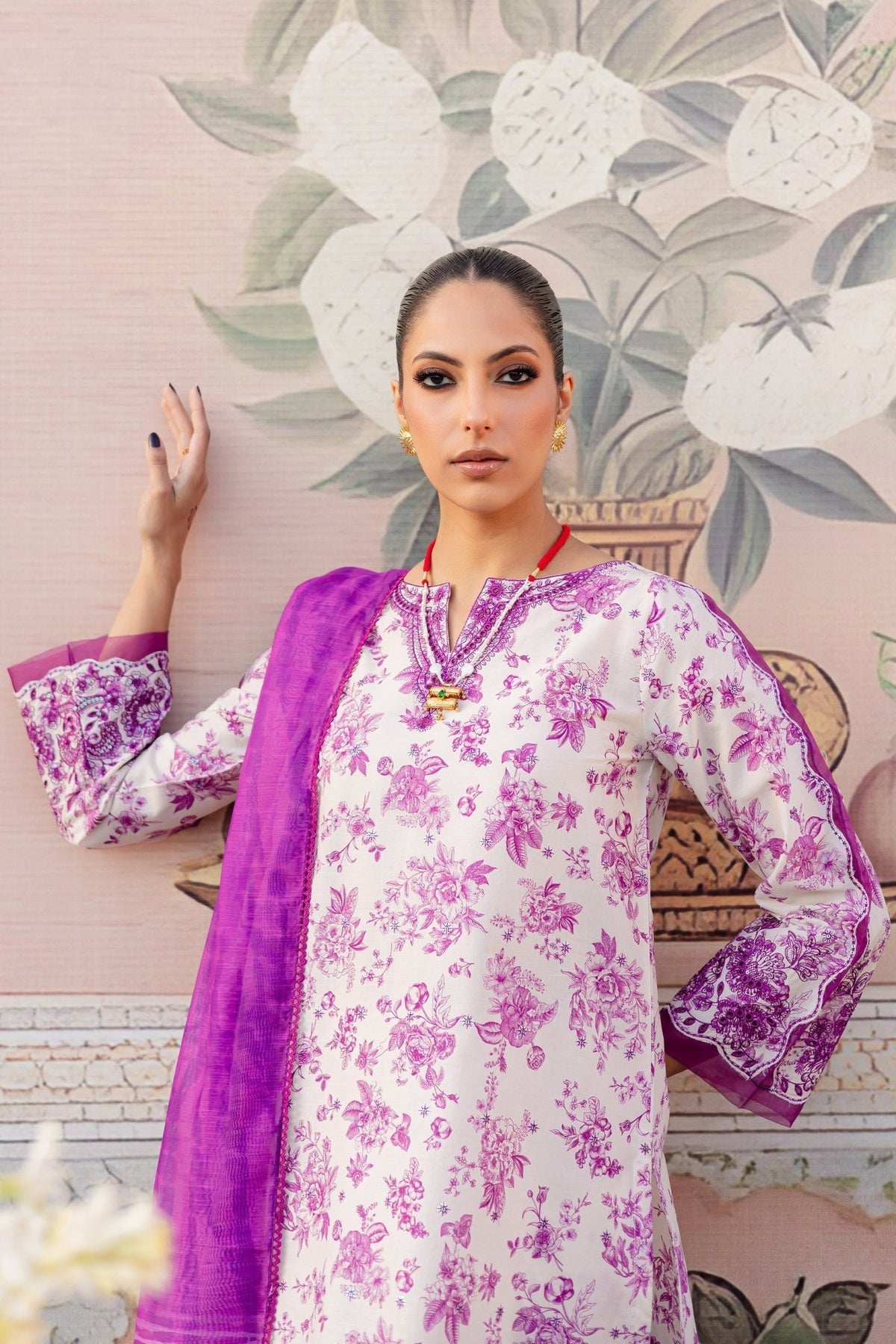 Batik | Chargbagh | Ferbera-Brand:Batik-Type:Ladies Clothes-Off White-Lawn-House of Maryam- Buy in UK, USA