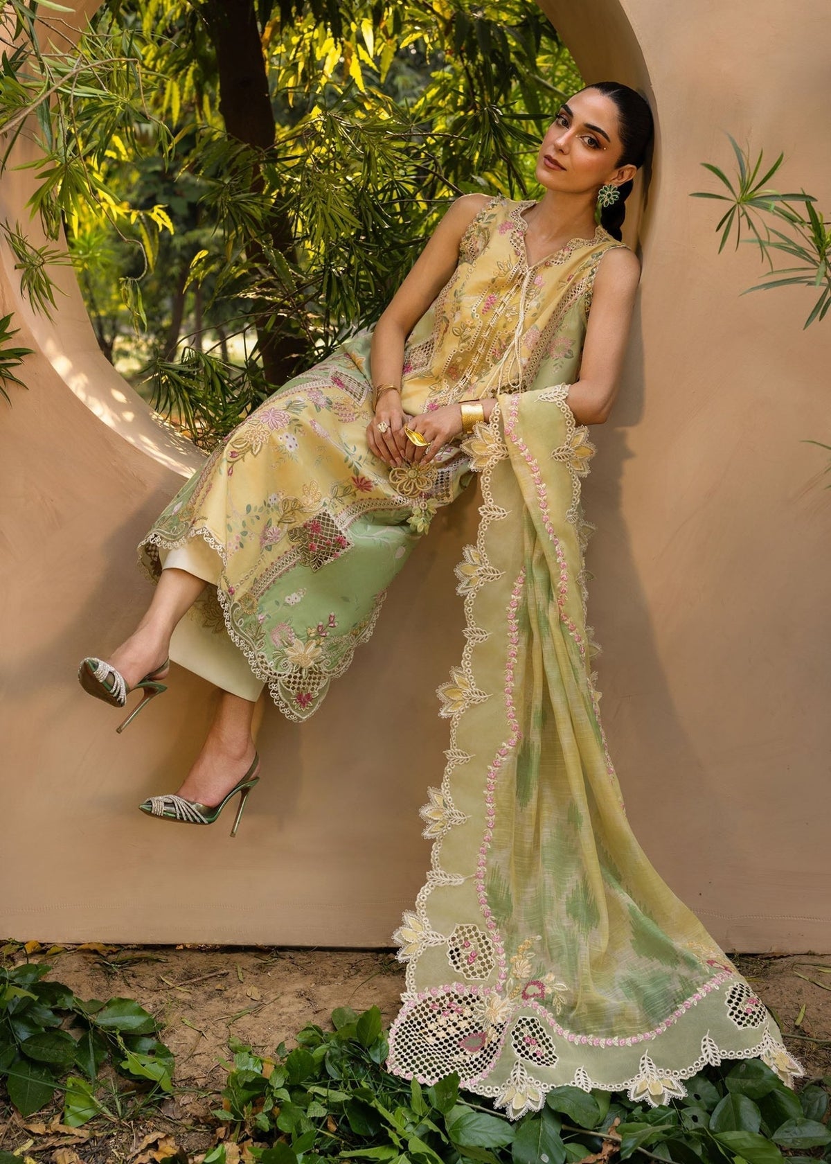 Crimson | Tasawar 25 | BONJOUR AND BLOOM - D4A-Brand:Crimson-Type:Ladies Clothes-Lemon Yellow-Organza-House of Maryam- Buy in UK, USA