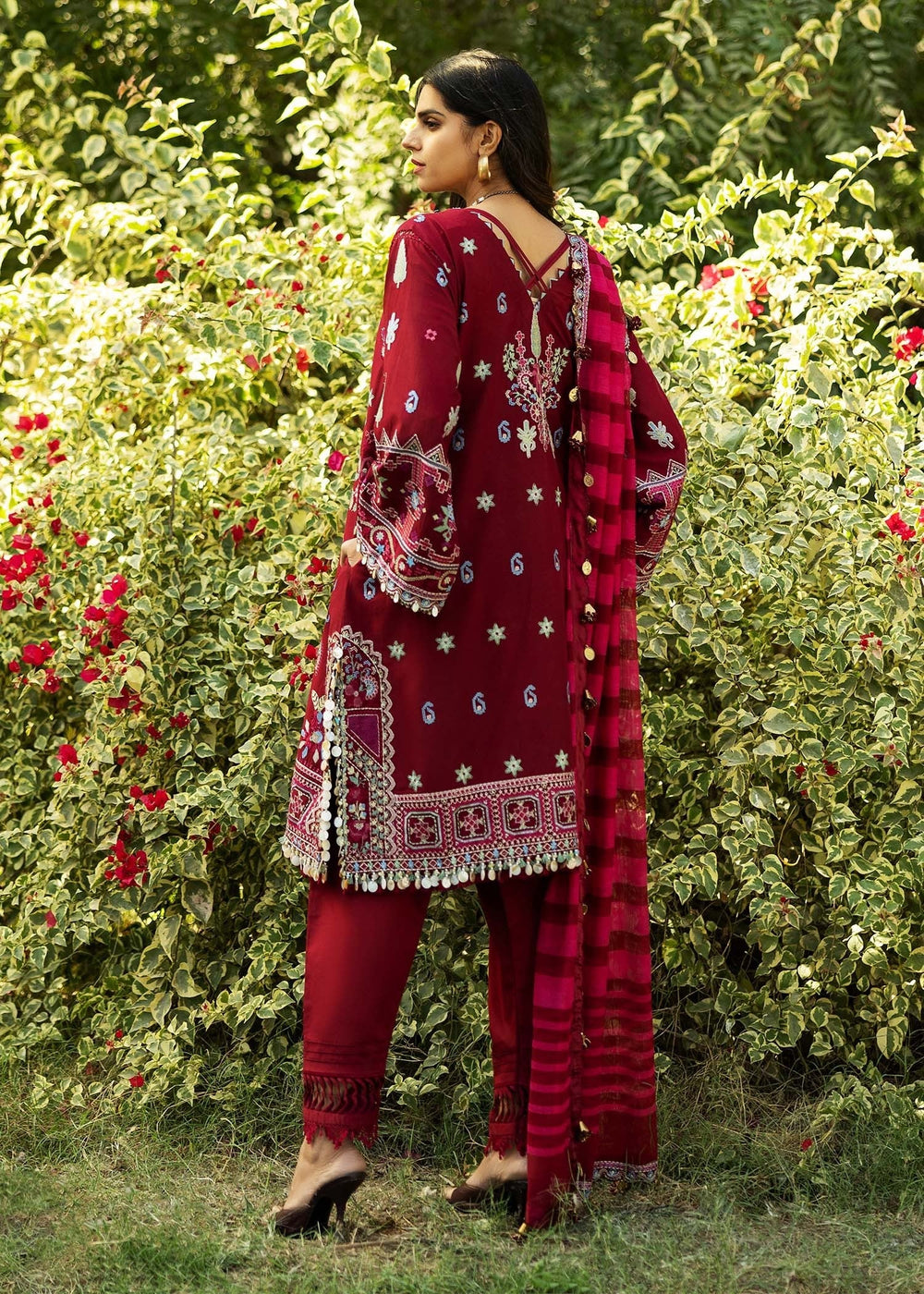 Sadaf Fawad Khan | Siraa Lawn 25 |WISTERIA - B -  Sadaf Fawad Khan Ladies Clothes - Original Designer Dress - House of Maryam