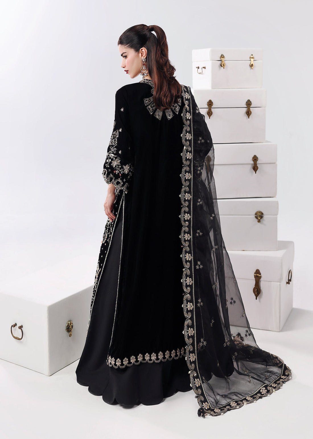 Sardinia | Lamore Luxury Handwork Edit 25 | Black Swan