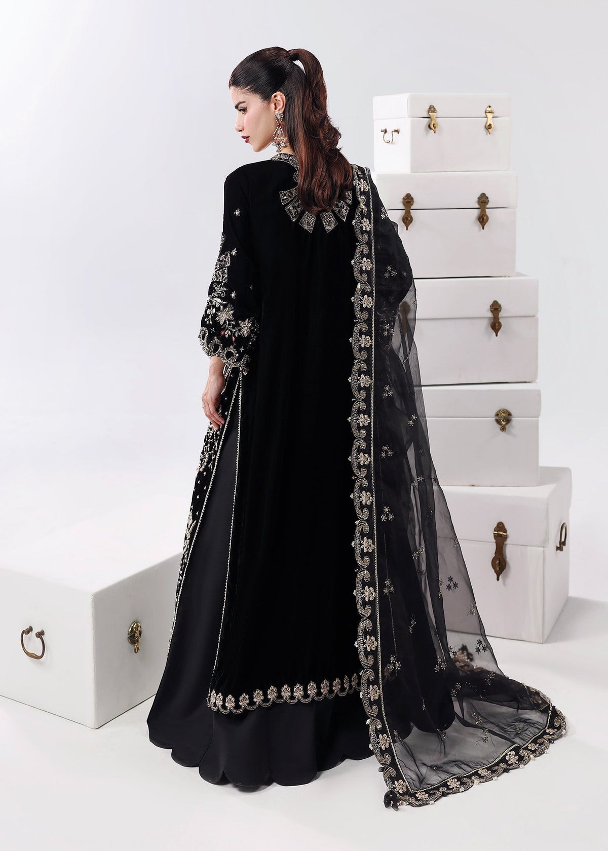 Sardinia | Lamore Luxury Handwork Edit 25 | Black Swan-2