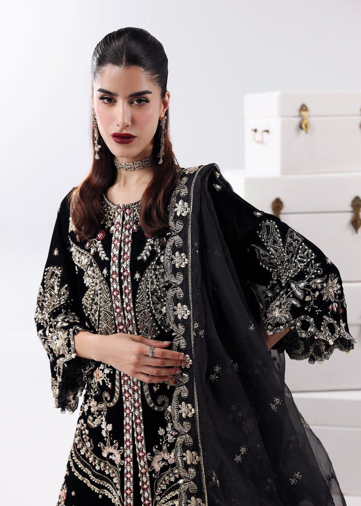 Sardinia | Lamore Luxury Handwork Edit 25 | Black Swan, image 3