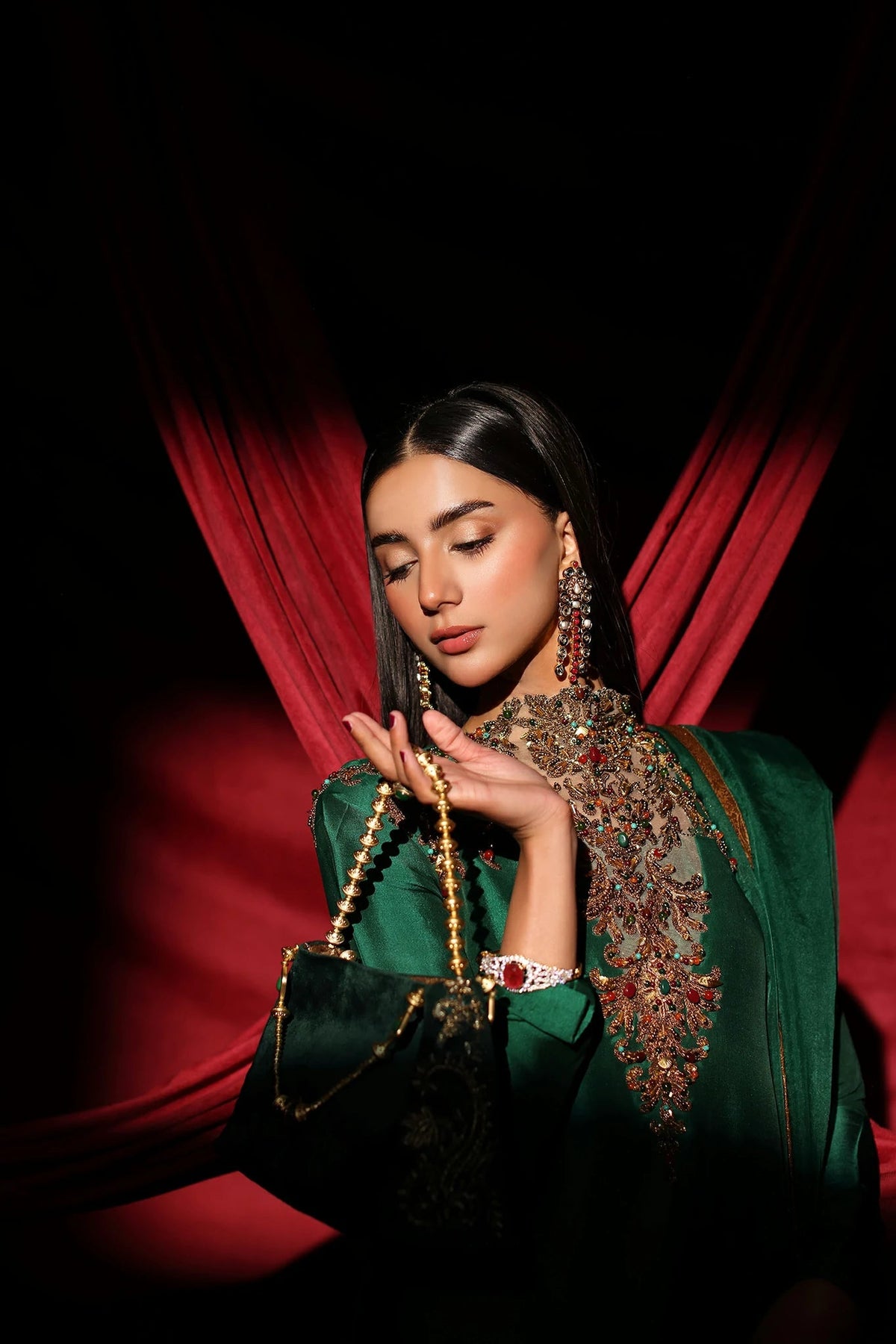 Musferah Saad | The Glamorous | The Emerald Queen-4