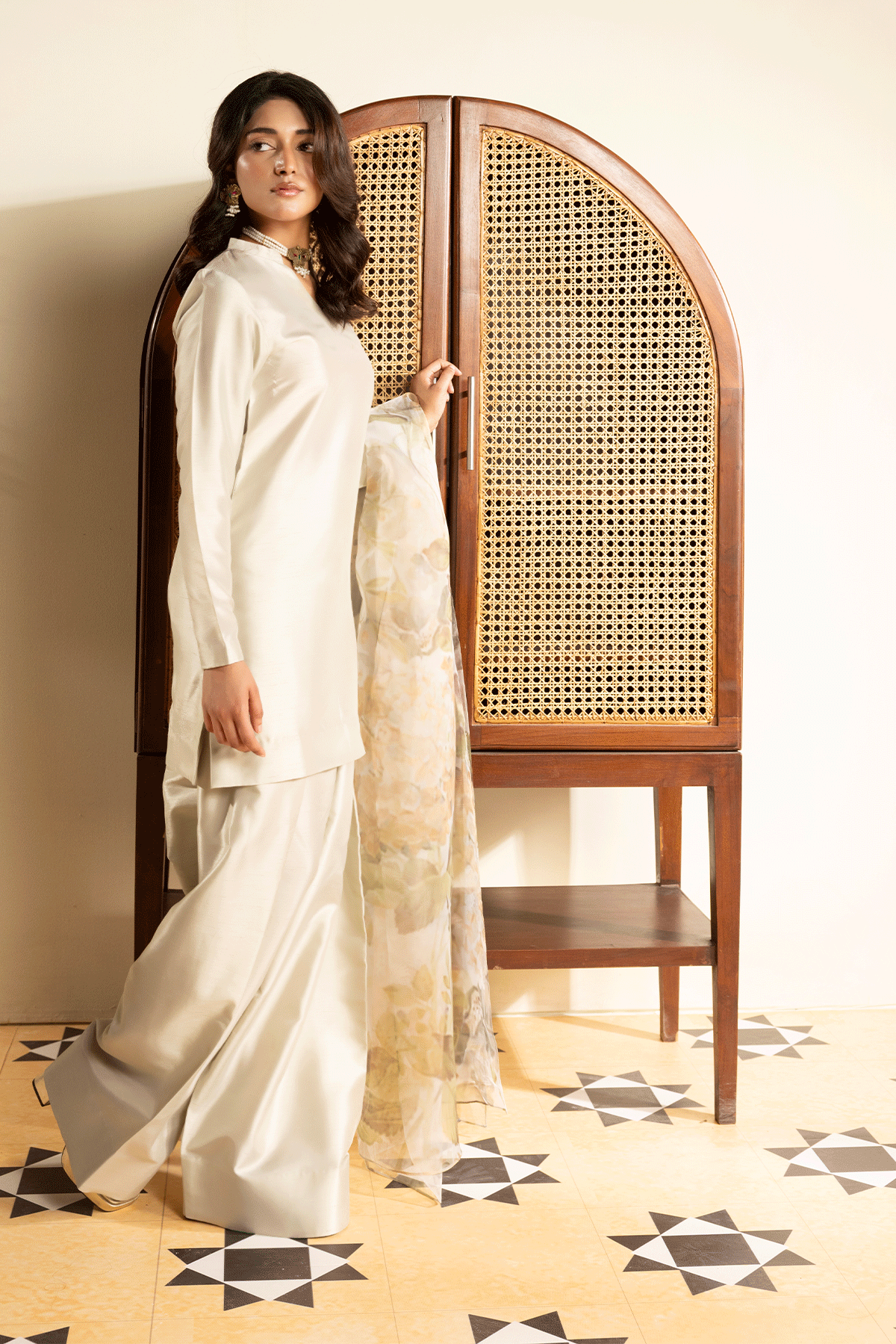 Erum Khan | Intezar e Eid | Lamha-Brand:Erum Khan-Type:Ladies Clothes-Silver-Silk-House of Maryam- Buy in UK, USA