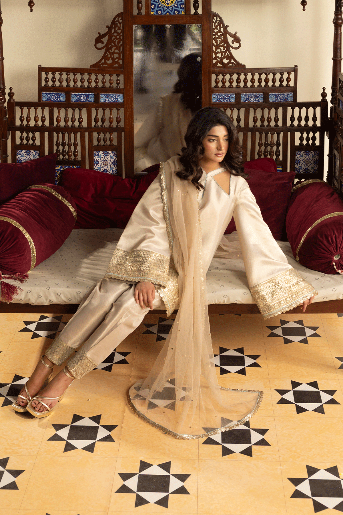 Erum Khan | Intezar e Eid | Nazaakat-Brand:Erum Khan-Type:Ladies Clothes-Silver-Tissue-House of Maryam- Buy in UK, USA