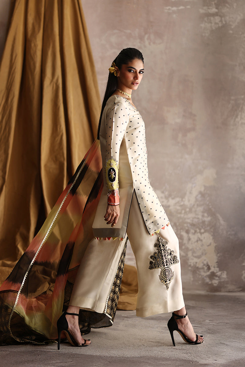 Wardha Saleem | Layla Formals 25 | Zarrin-3