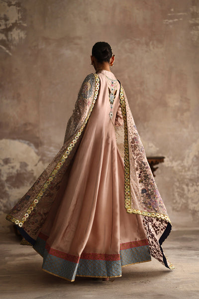 Wardha Saleem | Layla Formals 25 | Gulbagh